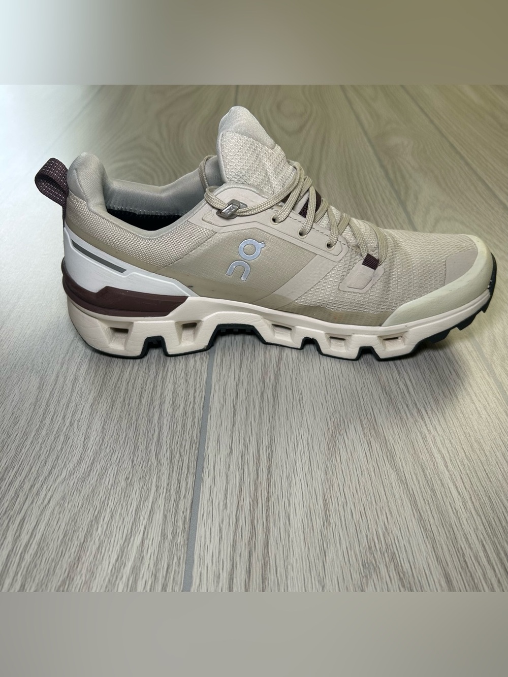 On Cloudwander Waterproof Women's 9 Sand Ivory Hiking Trail Run Shoes 73.98055 - Picture 5 of 16